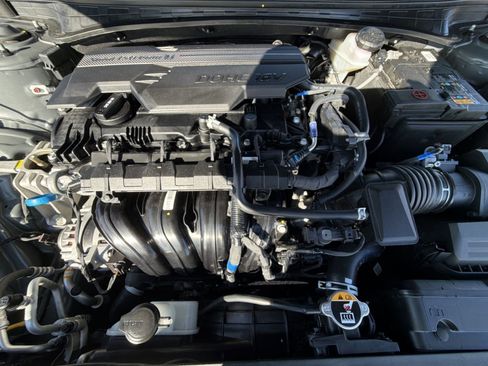 Certified 2025 Hyundai Elantra SEL image 28