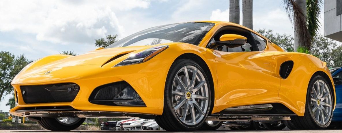 Used 2025 Lotus Emira RWD image 1