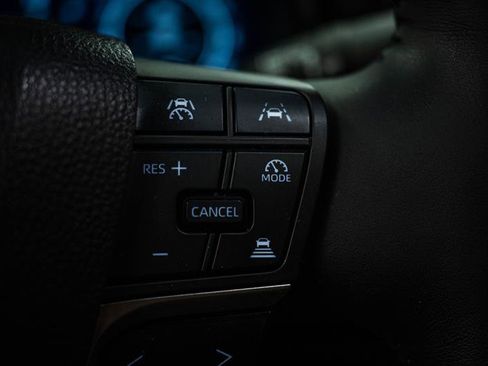 Used 2025 Toyota Camry XSE w/ Premium Plus Package image 18