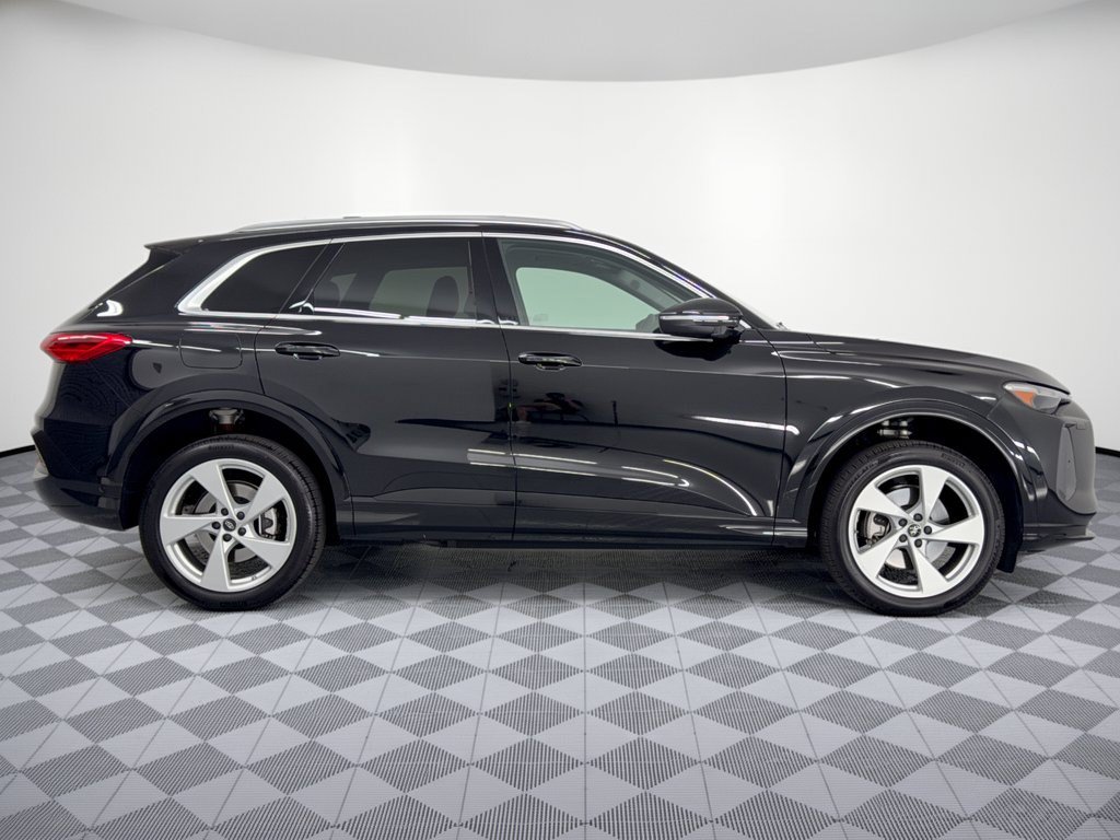Certified 2026 Audi Q5 Premium Plus AWD/4WD image 8