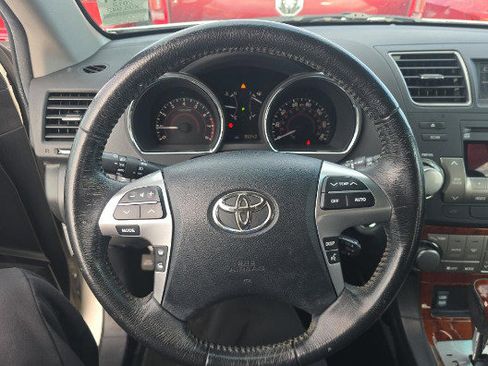 Used 2012 Toyota Highlander Limited w/ Tow Pkg image 11