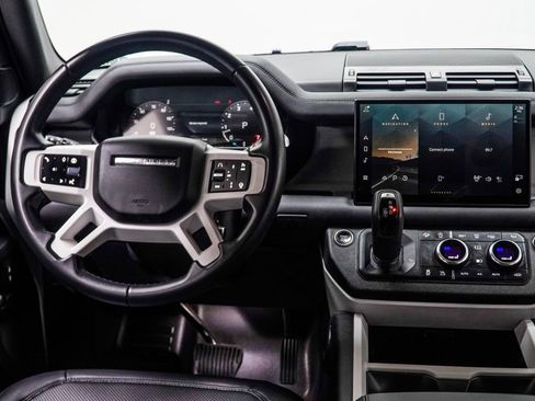 Used 2025 Land Rover Defender 110 S image 20