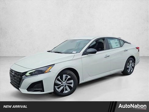 Used 2025 Nissan Altima 2.5 S FWD image 1