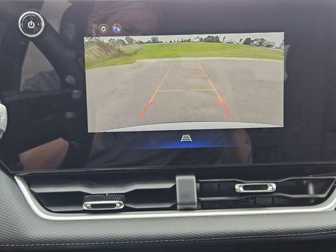 Used 2025 Chevrolet Equinox LT image 17