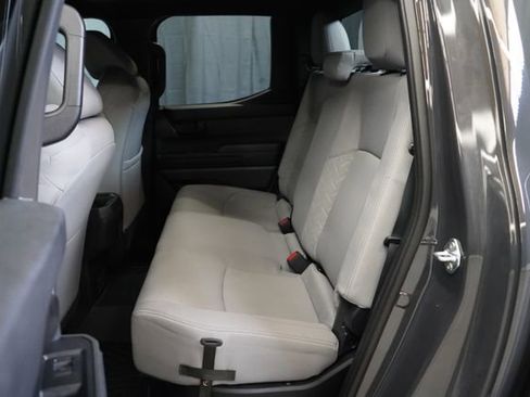 Used 2025 Toyota Tacoma SR5 AWD/4WD image 39