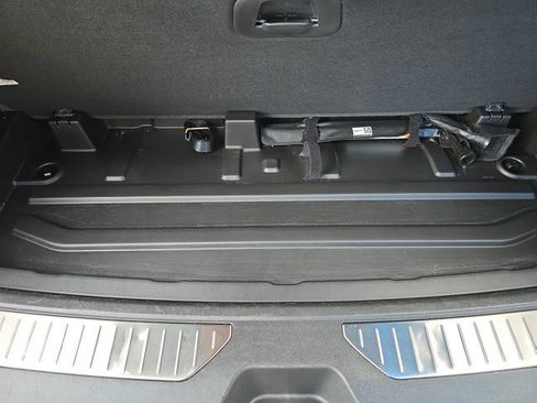 Used 2025 Chevrolet Tahoe Premier image 18