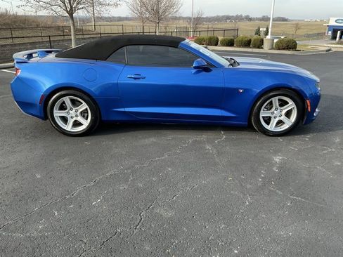 Used 2018 Chevrolet Camaro LT image 3