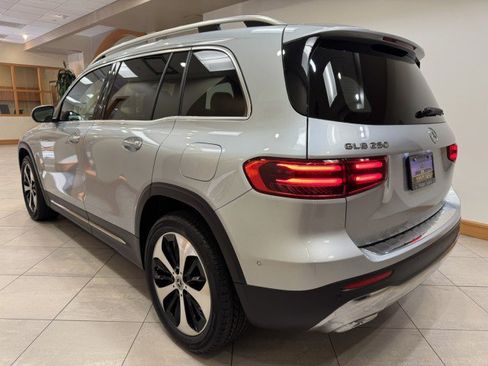 Certified 2025 Mercedes-Benz GLB 250 image 3