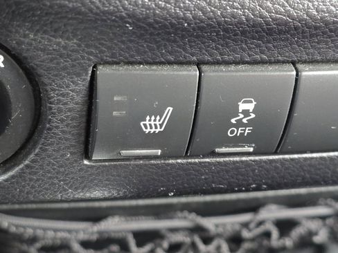 Used 2015 Jeep Wrangler Unlimited Sahara w/ Max Tow Package image 4