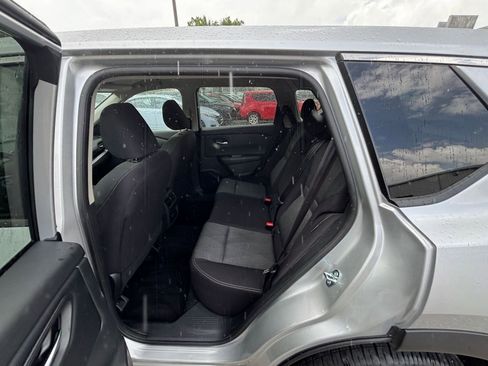 Used 2025 Nissan Rogue SV AWD/4WD image 27