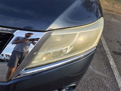 Used 2014 Nissan Pathfinder S image 16