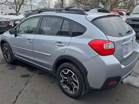 Used 2017 Subaru Crosstrek 2.0i Limited image 3