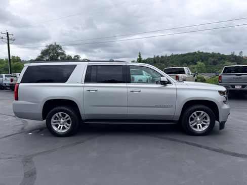 Used 2019 Chevrolet Suburban LT AWD/4WD image 5