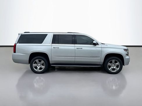 Used 2020 Chevrolet Suburban Premier RWD image 2