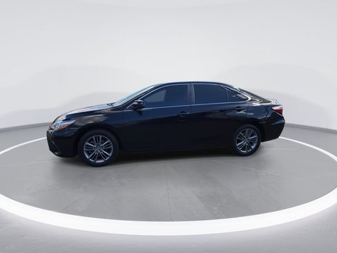 Used 2015 Toyota Camry SE image 4