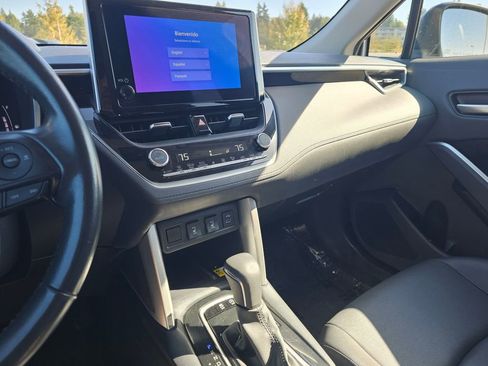 Used 2023 Toyota Corolla Cross XLE image 29