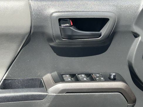 Used 2023 Toyota Tacoma SR5 w/ Technology Package AWD/4WD image 19