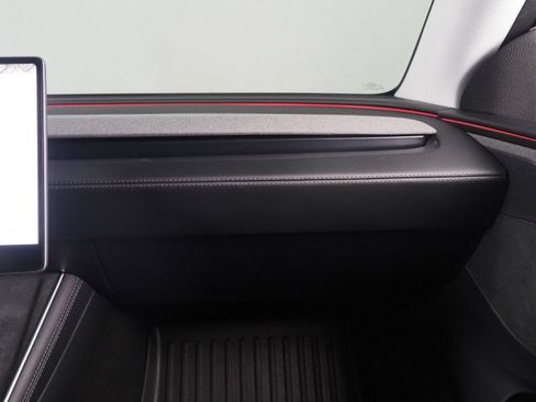 Used 2026 Tesla Model Y 2WD image 45