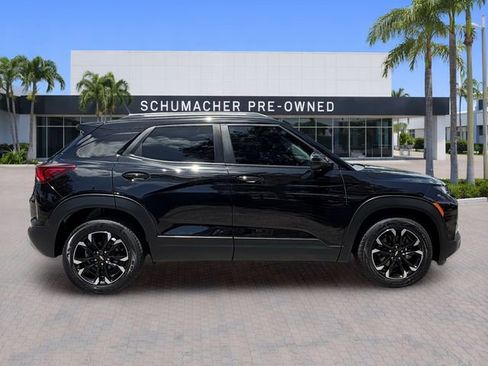 Used 2021 Chevrolet TrailBlazer LT w/ Premium Seating Package FWD image 8