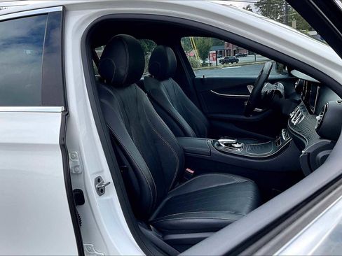 Used 2019 Mercedes-Benz E 300 image 8