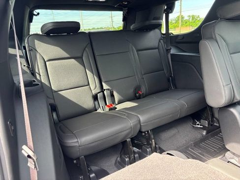 New 2026 GMC Yukon Denali w/ Denali Reserve Package AWD/4WD image 5