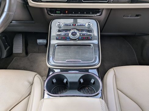 Used 2022 Lincoln Nautilus Reserve AWD/4WD image 20
