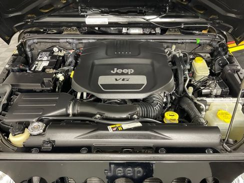 Used 2016 Jeep Wrangler Sport AWD/4WD image 9