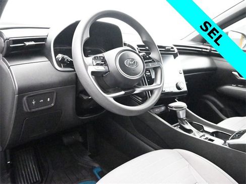 Used 2023 Hyundai Santa Cruz SEL image 9