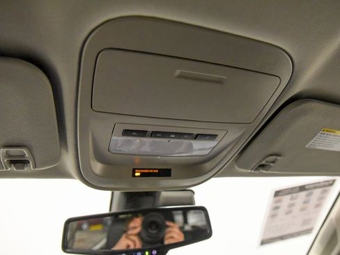 Used 2021 Chevrolet Colorado Z71 w/ Safety Package image 27