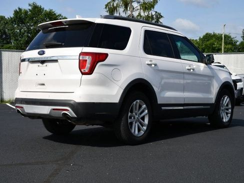 Used 2016 Ford Explorer XLT w/ Equipment Group 202A FWD image 7