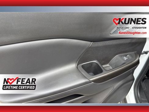 Used 2023 GMC Acadia SLT image 38