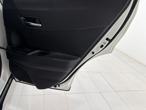 Used 2021 Toyota C-HR LE FWD image 21