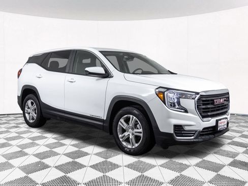 Used 2024 GMC Terrain SLE AWD/4WD image 19