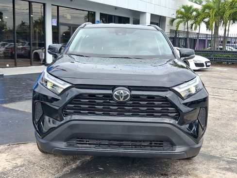 Used 2025 Toyota RAV4 XLE image 4