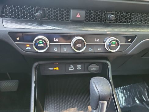 Certified 2025 Honda CR-V EX image 31