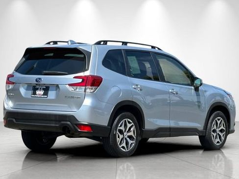 Used 2023 Subaru Forester Premium AWD/4WD image 4