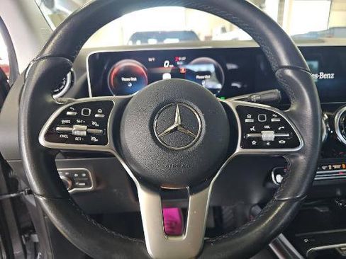 Used 2021 Mercedes-Benz GLA 250 4MATIC w/ Premium Package image 8