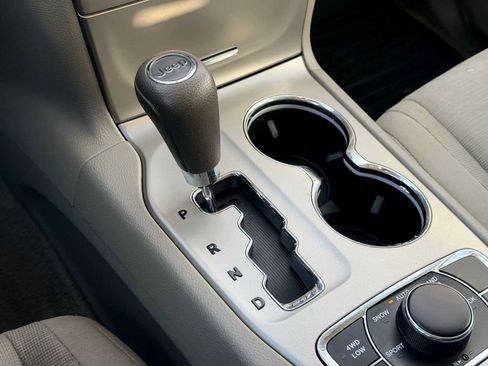 Used 2012 Jeep Grand Cherokee Laredo w/ All Weather Capability Group image 28