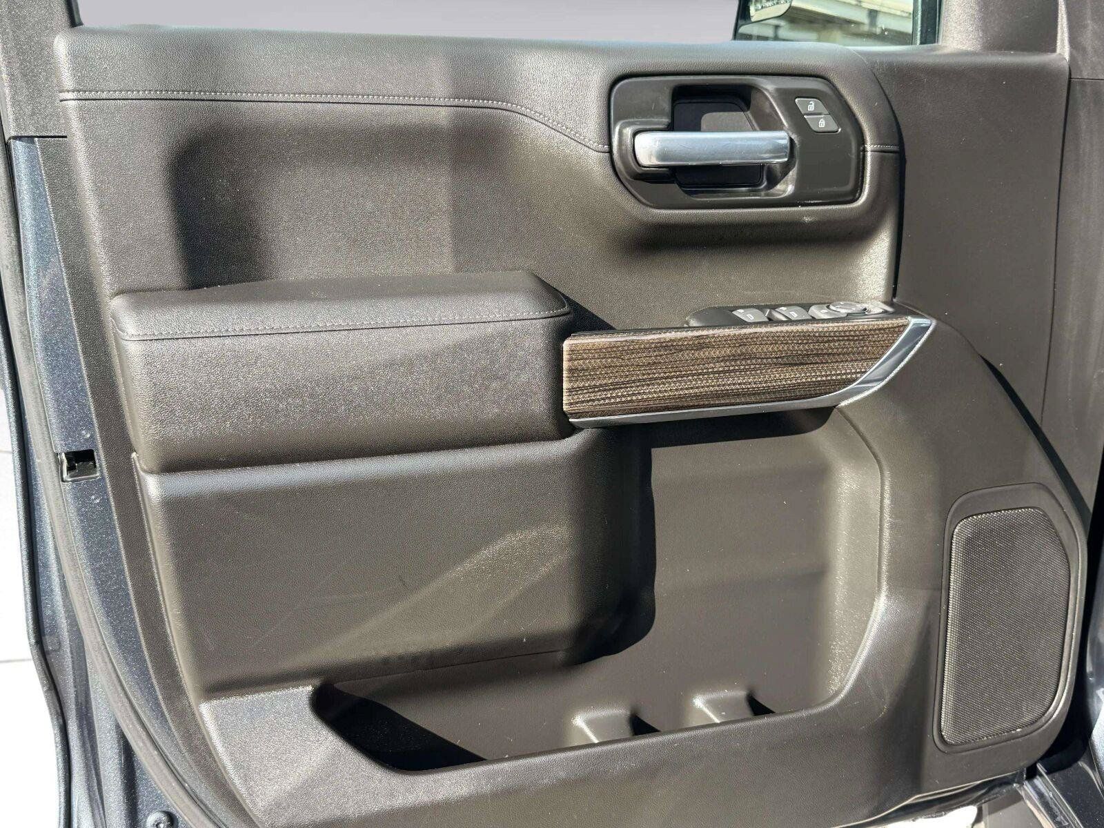 Used 2021 Chevrolet Silverado 1500 LT Trail Boss AWD/4WD image 18