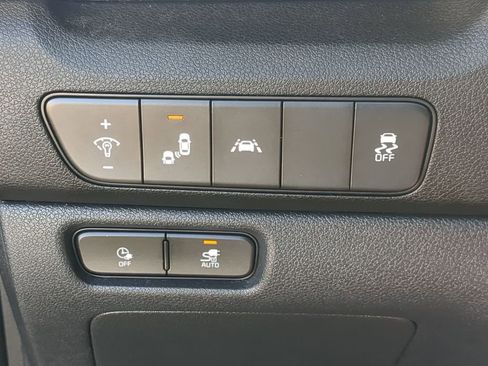 Used 2021 Kia Niro EX w/ Cold Weather Package image 17