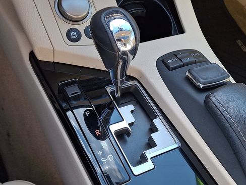 Used 2015 Lexus ES 300h w/ Navigation System Package FWD image 15