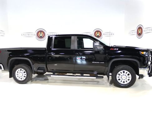 Used 2022 Chevrolet Silverado 2500 LT w/ Convenience Package AWD/4WD image 5