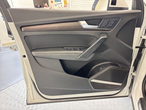 Used 2023 Audi Q5 2.0T Premium Plus w/ Premium Plus Package image 2