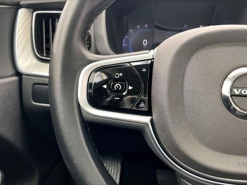 Used 2025 Volvo XC60 B5 Plus image 20