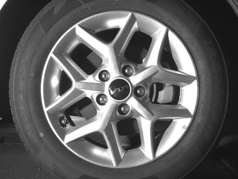 Used 2025 Kia Soul LX w/ LX Technology Package FWD image 20