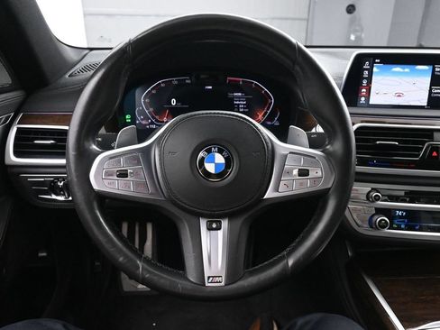 Used 2020 BMW 750i xDrive w/ M Sport Package AWD/4WD image 27