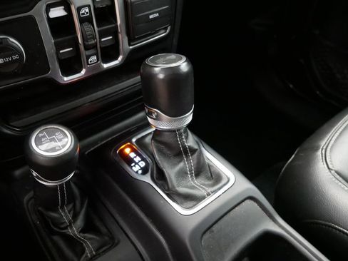 Certified 2022 Jeep Wrangler Unlimited Sahara w/ Cold Weather Group image 39