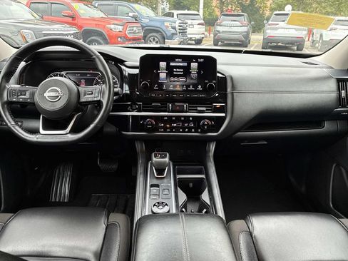 Certified 2025 Nissan Pathfinder SL AWD/4WD image 19