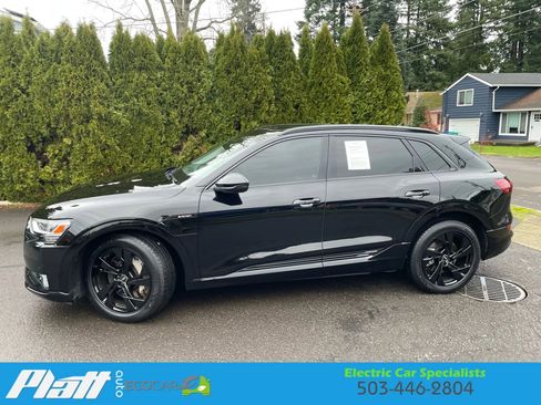 Used 2021 Audi e-tron Premium image 4