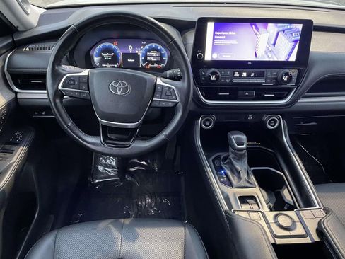 Used 2024 Toyota Grand Highlander Limited image 24